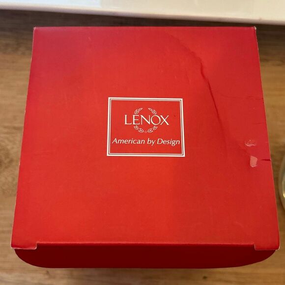 Lenox Vintage Christmas tree in Globe large Christmas ornament with gold detail - Picture 5 of 6